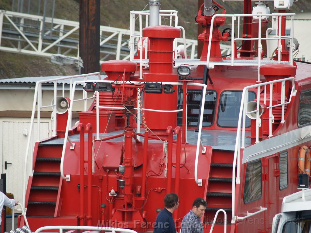 Feuerloeschboot 10-2   P160.JPG